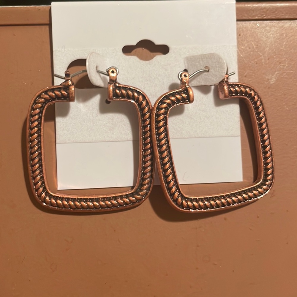 NWOT square bronze fashion hoop earrings